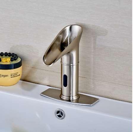 Luxury Led Light Deck Mounted Brushed Nickel Sense Faucet Bathroom Good Mixer Tap with 6 inch Cover Plate