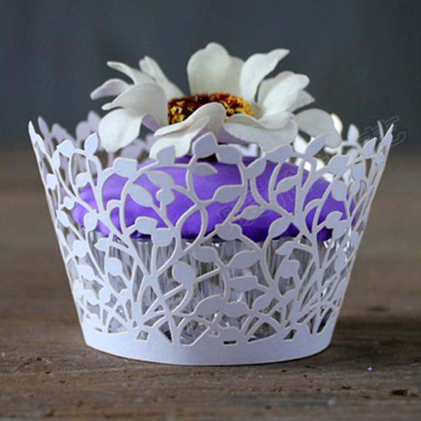 2017 New 50pcs Laser Cut Clover Cupcake Wrapper Wedding Favors Party Supplies Decoration Birthday Party Decoration