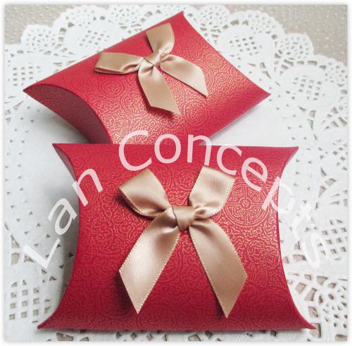 Free shipping DIY Party Favor Box Wedding Candy Packaging Pillow Box with a bow - 120 pcs/ lot LWB0279R red