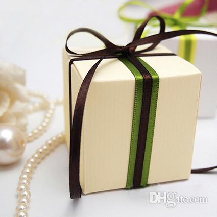 New Arrivals--100pcs 5cm*5cm*5cm Ivory White Wedding Favor Box Gift/Candy Boxes Wedding Decoration