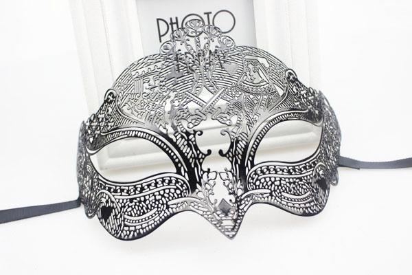 Wholesale-(10 pieces/lot) 2015 New Masquerade Supplies Metal Black Color Half Face Bird Head Mask