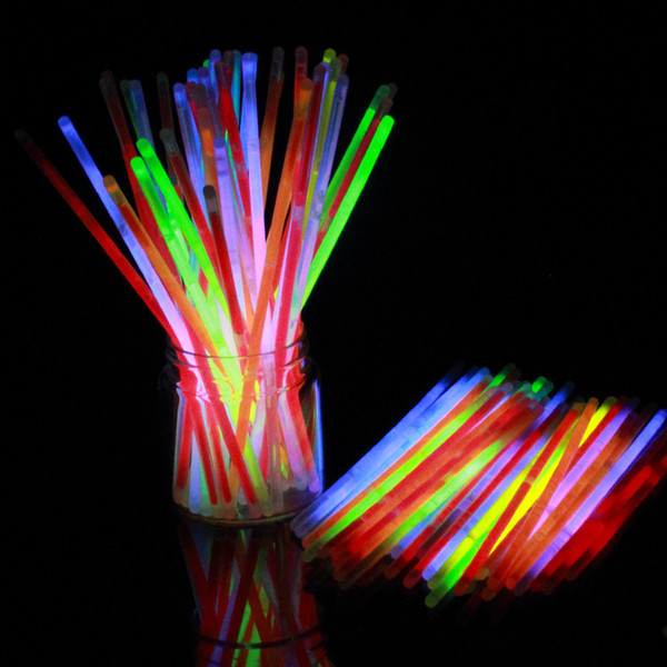 New Fashion Glow Stick Creative Design Safe Glow Stick Light Necklace Event Festive Party Supplies for Party Decorations