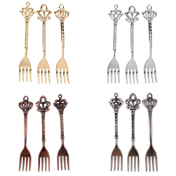 Vintage Zinc Alloy Crown Head Fruit Forks Small Fruit Sign Dessert Cake Forks Party Tableware Kitchen Accessories 3pcs/set X 2 set