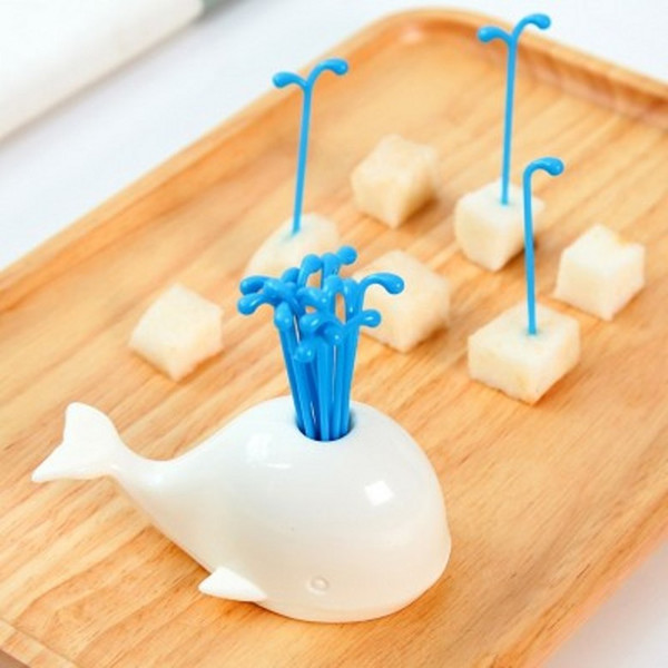 1 Belugas+16 Forks Lovely Tableware Dinnerware Sets Creative Moby Dick Spray Vegetable Fruit Fork Set Free Shipping