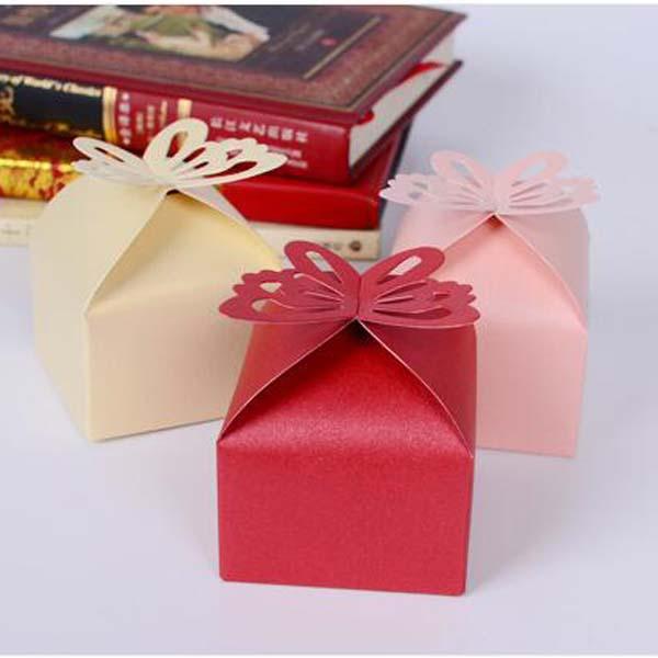 100Pcs 6x6x6CM Ivory/Red/pink color Butterfly Candy Box Paper Favors Gifts Boxes for Wedding Party Decoration Christmas Decor Supplies