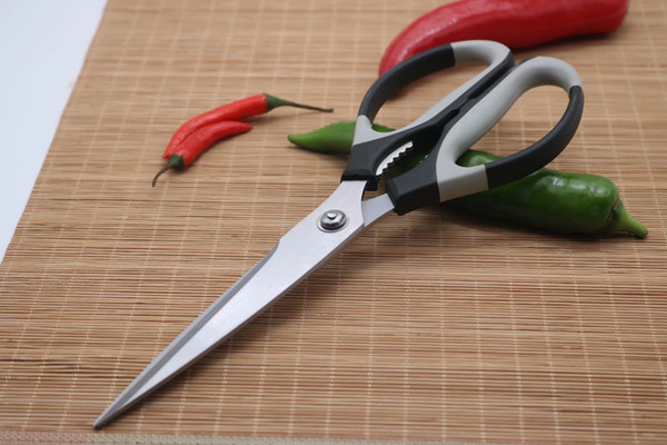Multifunctional stainless steel kitchen scissors household shear walnut clip