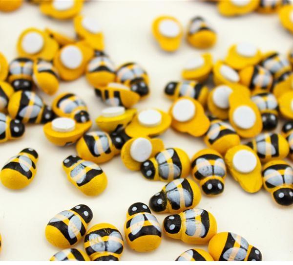 Cartoon Bee Stickers Mini Yellow Bee DIY Refrigerator Stickers Cute Bee Fridge Stickers Made Of Wood 9*13mm K342