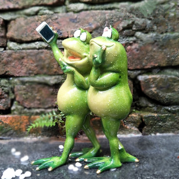 2019 New Special Frog Home Decoration Garden Style Jewelry Cartoon Frog Selfie Creative Resin Ornaments