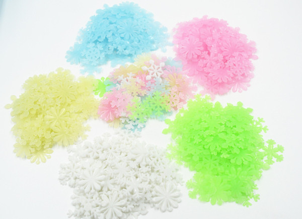 3cm 1000pcs GLOW IN THE DARK 3D snowflake Luminous Fluorescent wall STICKERS with adhesive BABY KIDS Rooms Decoration GIFT