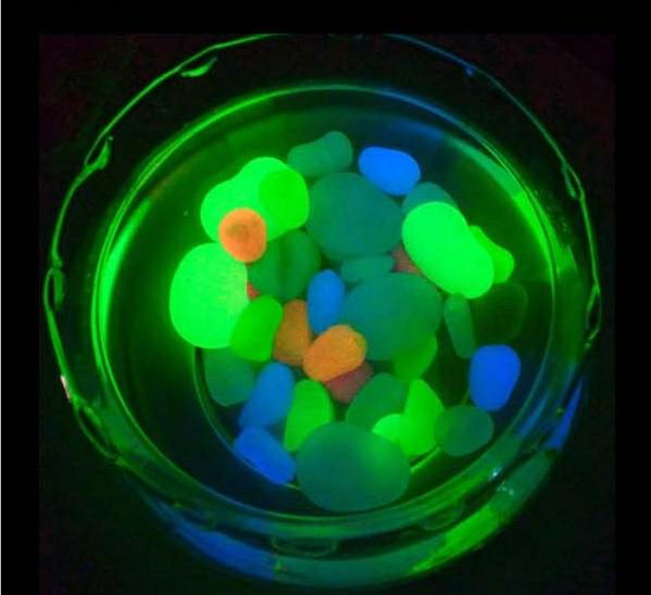 Glow in Dark Fluorescent Pebbles Stones irregular shape stone resin stone home garden fish tank decor free shipping