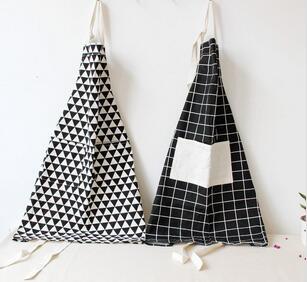 1 Pc Wholesale Cotton Kitchen Use Apron Printed Unisex Cooking Aprons Dining Room Black and White Restaurant Pocket Halterneck