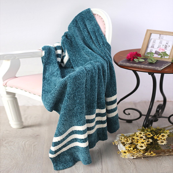 Hot Sale Knitted Christmas blanket Chenille Blanket Warm Sofa Air-Conditioning Nap Cover Striped