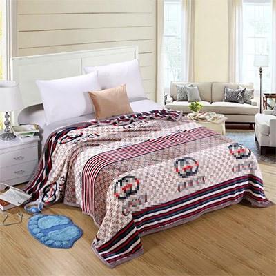 New design Fashion trendy brand high quality fashion thick comfortable double blanket warm spring summer cute warm blanket.