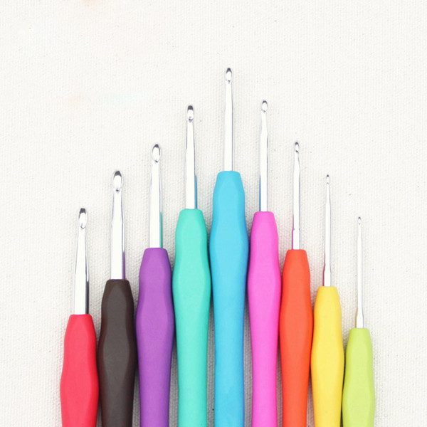 w1021 2015 Hot Aluminum Crochet Hooks Kit Soft TPR Handle Knitting Needles For Knitted DIY Hand Sewing Crafts Needlework 9PCs Mixed