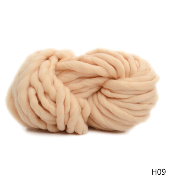 Hot Sale New Wool Alternative Chunky Yarn DIY Bulky Arm Knitting Blanket Hand Knitting Spin Yarn