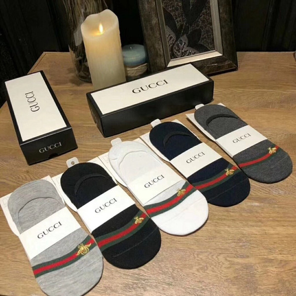 Bee Embroidery Sock Slipper Sets for Men Women Cotton Breathable Cotton Basketball Sock Slippers for all Season Free Size