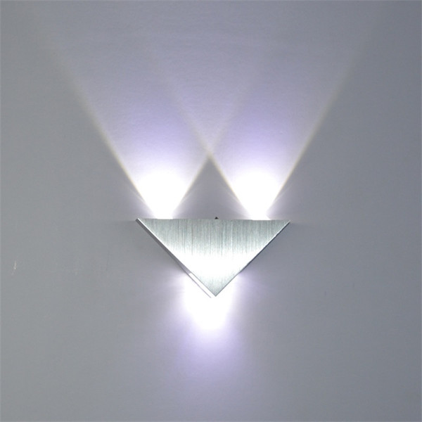 New Multi Color 5W Triangle LED Wall Mirrors Backlight Decorative Corridor Lamp Up Down Glowing In The Dark Hot Sale 30xr aa