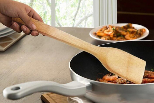 Flatware new Natural Bamboo Turners Long Handle Not Stickt Pot Cook Frying Egg Steak Fish Cooking Utensils Kitchen