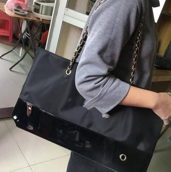 2018NEW famous trademark black shopping waterproof cloth classic travel bag ladies casual bottom stitching PU bag fashion casual bag