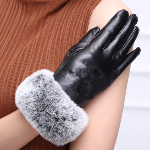 HOT with logo C real leather glove with Rabbit hair black Touchable glove good quality no gift box (Anita)