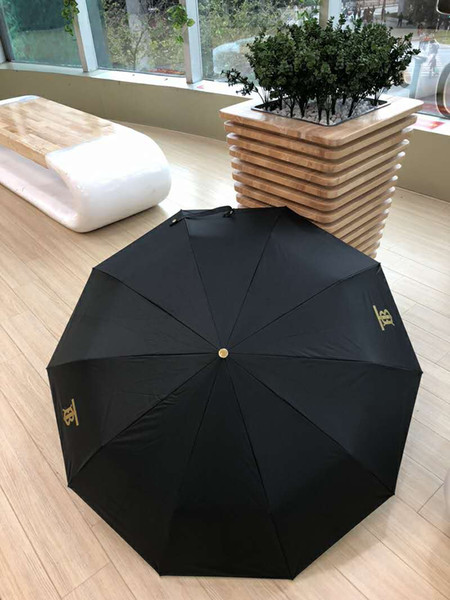 New fashion Letter pattern Umbrella For Women 3 Fold Luxury Umbrella with gift Box And Bag Rain Umbrella VIP gift zdl 1989.