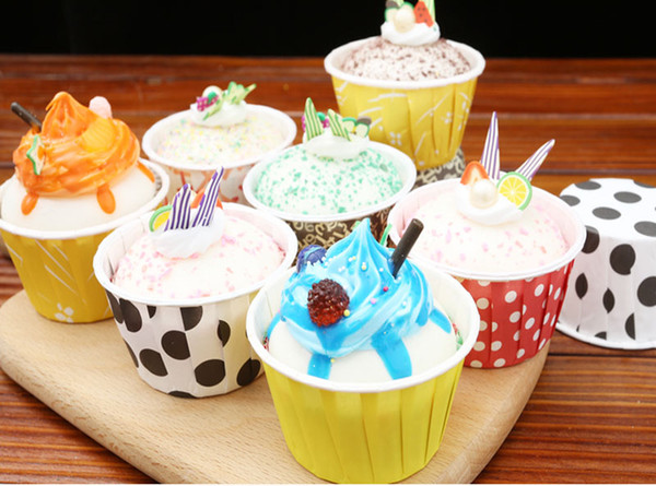 Hot selling 1000pcs Mixed color Round MUFFIN Paper Candy Cake Cup Cake case with White Dot