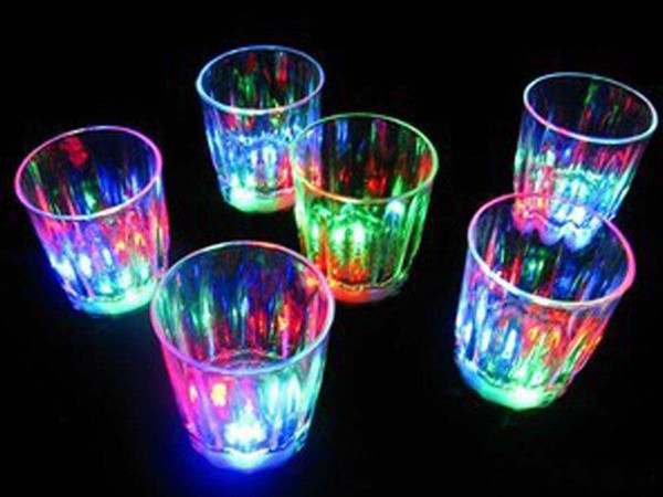 Colorful Led Cup Flashing Shot Glass Led Plastic Luminous Cup Neon Cup Birthday Party Night Bar Wedding Beverage Wine flash small cup