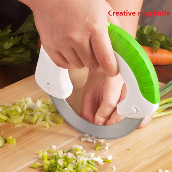 The Rolling Knife Innovative Design of The Kitchen Circular Knife Sharp Blade Cutting Vegetables Meat Cake Circular Rolling Knif100pcs M505