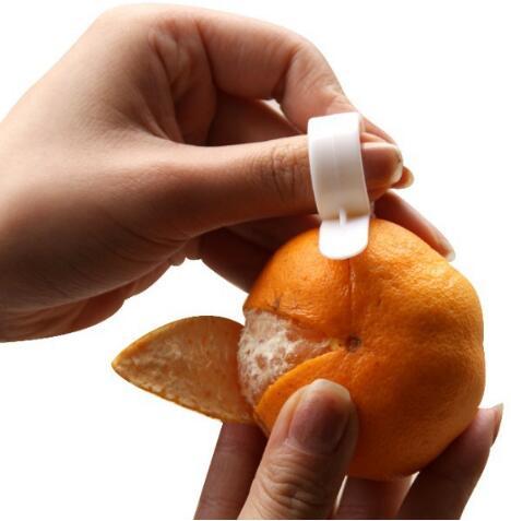 Hot sales Orange Peelers Zesters Finger Type Open Orange Peel Orange Device Kitchen Fruit Gadgets Cooking Tool Random Colors