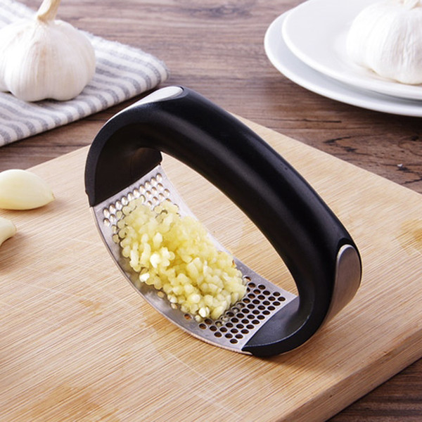 New Creative Garlic Press Rocker Stainless Steel Ginger Garlic Chopper Crusher Metal Hand Press Garlic Grinding Slicer Kitchen Gadgets