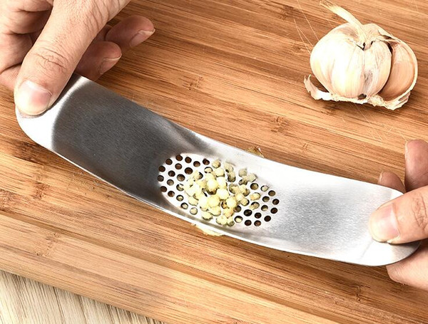 DHL stainless steel arc-shaped garlic press Garlic Crusher Press Mincer Grinding Slicer Chopper Cutter kitchen multifunction tool