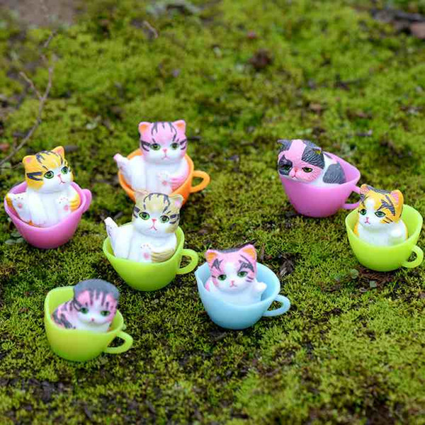 Miniature Colorful Cat In Cup Handicraft Moss Terrarium Micro Landscape Assembled Small Decoration Toys Fairy Garden Bonsai Craft DIY Zakka