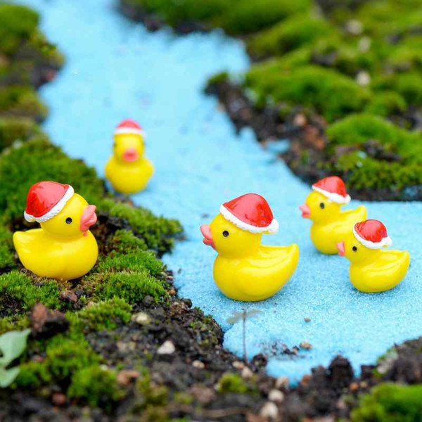 Christmas Yellow Duck Moss Zakka Mini Micro Landscape Resin Handicraft Decoration DIY Cake Accessories Fairy Garden DIY Terrarium Material