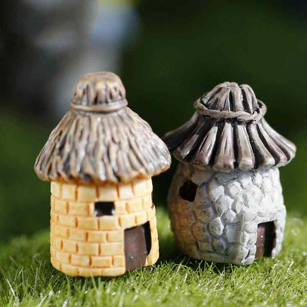 Cute Mini Round Cartoon Expression House Miniature Thatch Roof Cottage Fairy Garden Micro Landscape Moss Bottle Decor Material Resin Craft