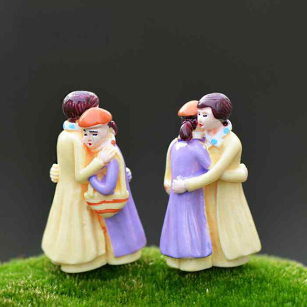 Wedding Couple Embrace Lover Valentine Gift Desktop Ornaments Micro Landscape Decoration DIY Material Fairy Garden Moss Terrarium Zakka