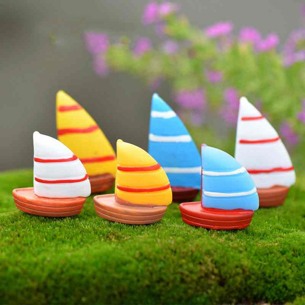 Mini Resin Single Sailboat Mediterranean style Aquatic Handcraft DIY Ornaments Assembly Micro Landscape Moss Bottle Decor Material