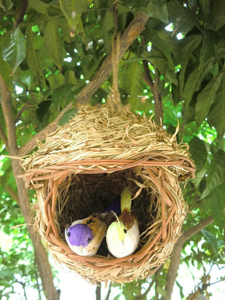 Grass Bird Hut - Cozy resting place for birds - Hand-Woven