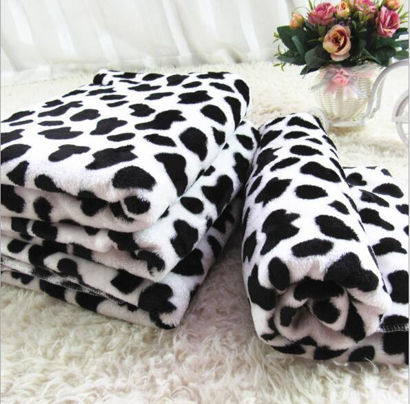Pet Blanket Super soft warmth Coral Velvet Rug Beach Towel Blankets Air conditioning Rugs Comfortable Carpet 60x40cm