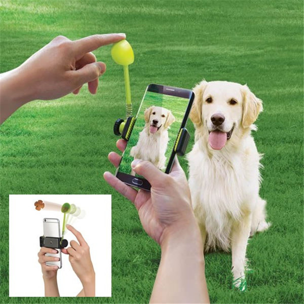 Pet Parade Pet-ture Perfect Pic Treat Launcher Grabs Pet's Attention for Perfect Photo Fits all Smartphones Pet Supplies mk469