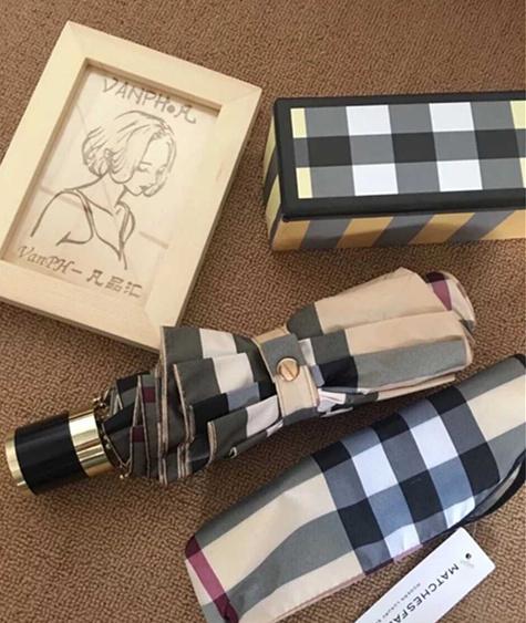 Luxury Classic Plaid Umbrella Women Men Plaid Pattern Fold UV Shade Protection Sunny And Rainy Umbrella 2Colors High Quality