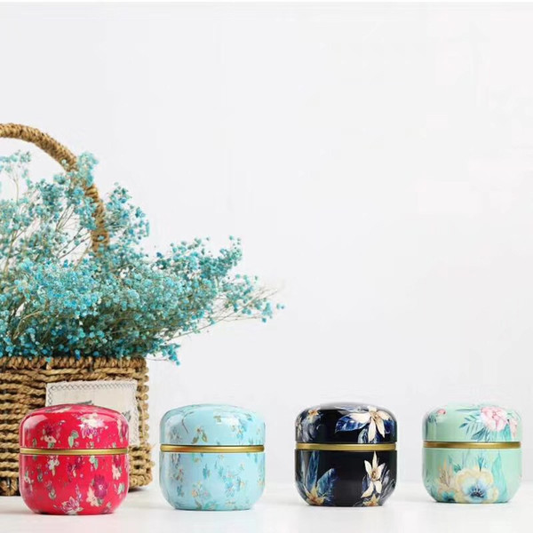 High-quality black tea is a small variety of mountains 1 box, beautifully packaged in a variety of colors, aroma black tea