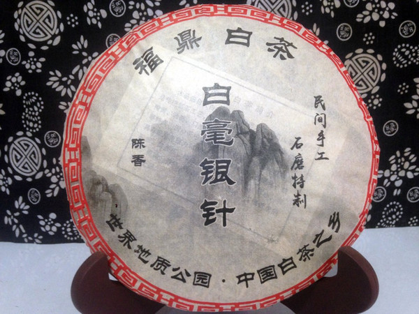 2012-year-old white tea!Bud tip In , Baihaoyinzhen, Fujian white tea .300g. Free shipping herbal tea slimming