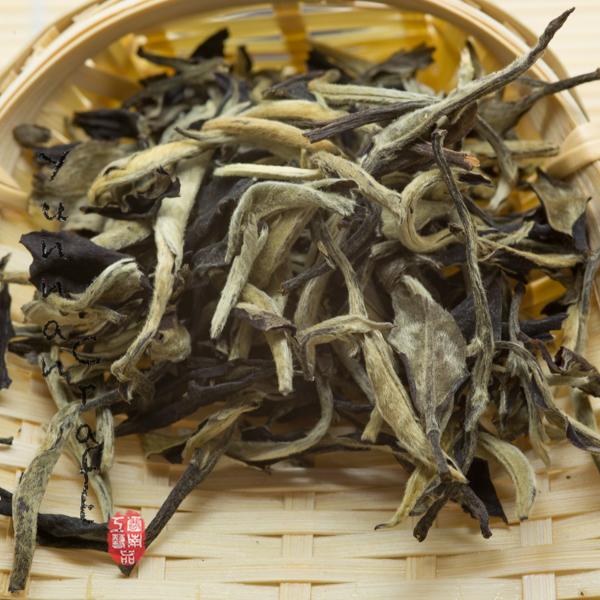 Moonlight White (Yue guang bai)- 150y Old Growth Withe tea ( Yunnan Gu Shu Bai Cha) 2016 Late Spring,