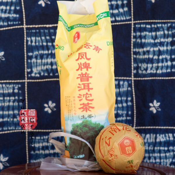 2014 Feng Pai Yunnan Tuo Cha - Sheng ( green / raw ) pu-erh tea pressed in tuo