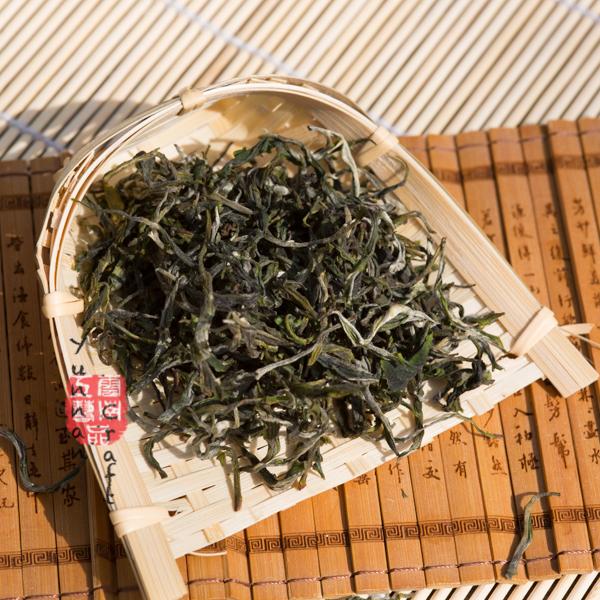Yu Luo Long Sheng ( G001 ) - Yunnan Green Tea , Top grade of Early Spring picked green tea (Jade Screw) Top Grade, Handcrafted.