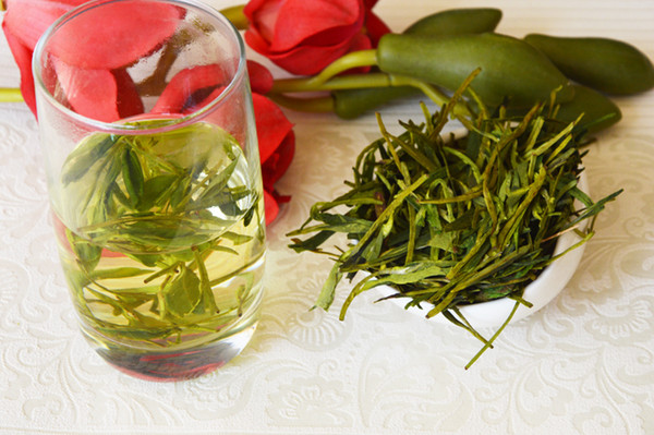 [mcgretea]Good 2019 new handmade dragon well organic green tea, good quality Mingqian West Lake Longjing tea leaves 200g Gift Free shipping