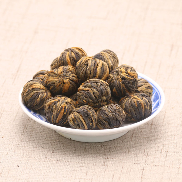 One bud and one leaf are hand-refined, the finished tea bar is tight and strong, Miao Feng is beautiful and complete, the gold is more a