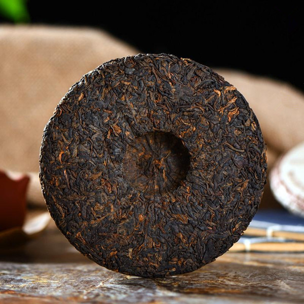 Yunnan Pu'er tea 200g Pu'er ripe tea 2015 Jinmao Gong cake brown tree cooked tea cake old tree