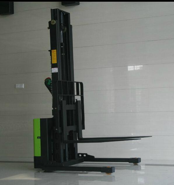 High quality 1T 2.5M electric wide leg Pallet stacker for warehouse, stand-on style with one year warranty