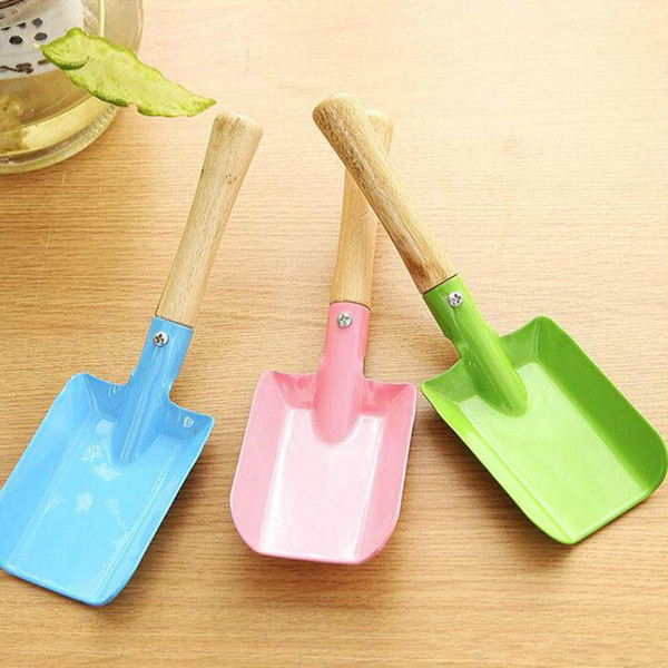 Small Garden Shovel Wooden Handle Iron Shovel Garden Spade Digging Garden Tools Kids Spade Tool